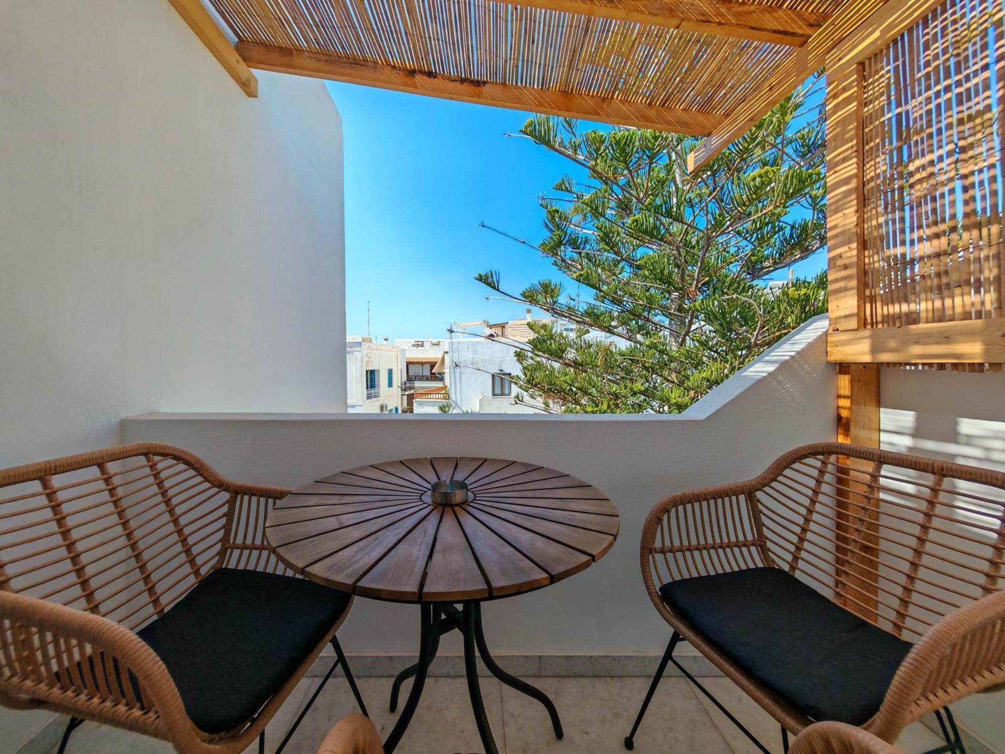 Paraga Suites Naxos City ภายนอก รูปภาพ